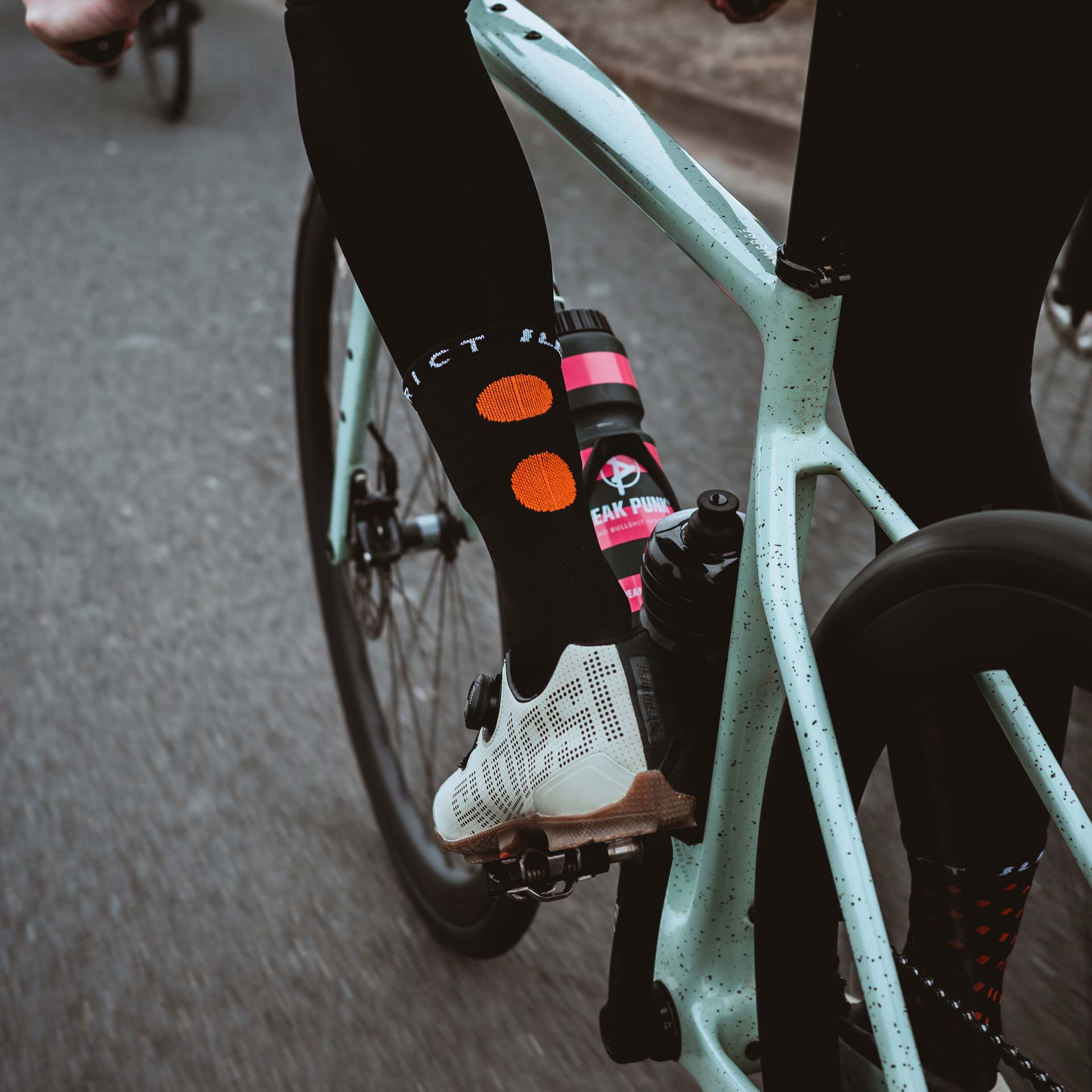 ILEVE-cycling-socks-black-20cm-woman